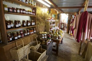 Drakensberg farm stalls and arts and craft shopping outlets